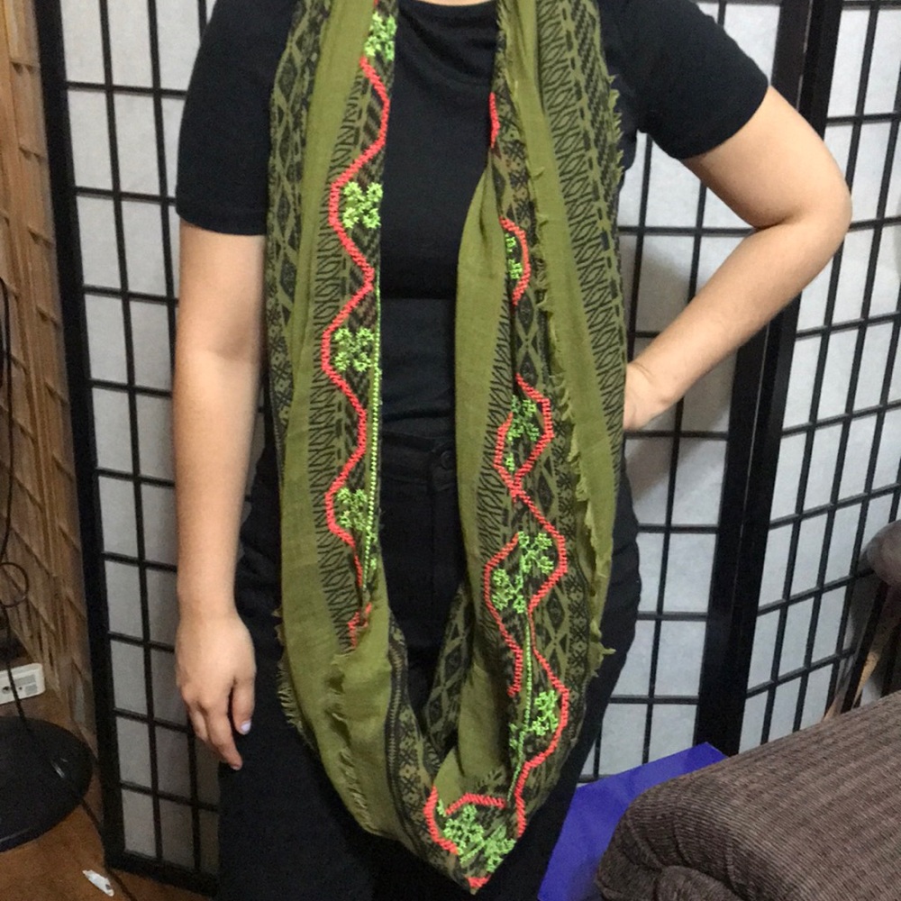 Infinity Scarf 🧣 - Picture 2 of 4